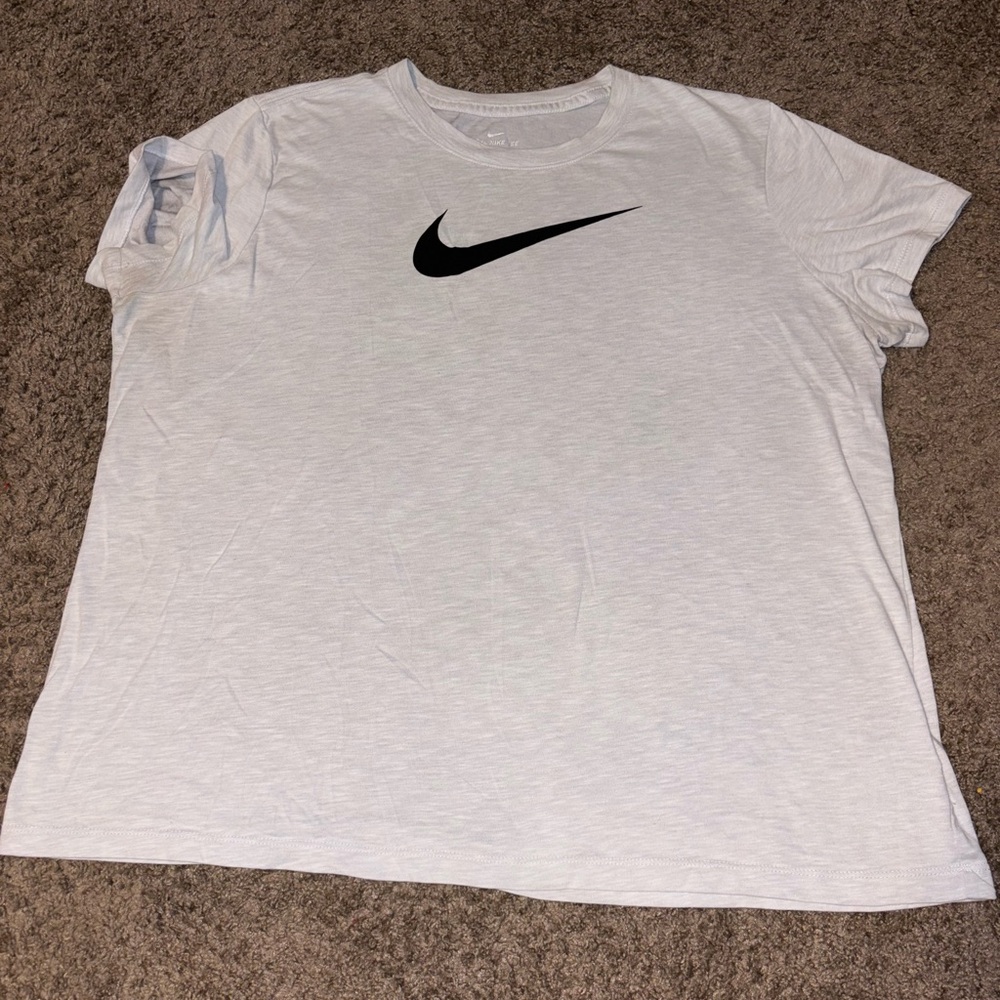 Women’s heather grey Nike Drifit tee, size xxl